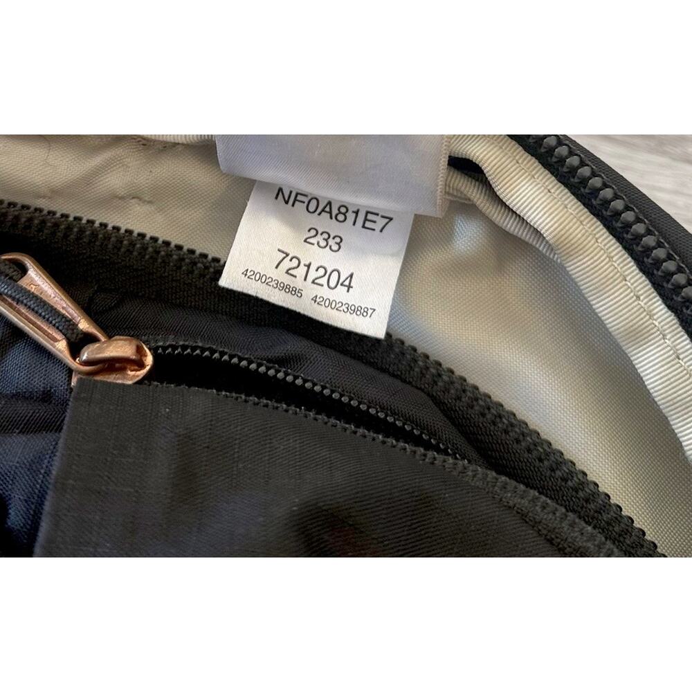 The North Face Borealis Luxe Backpack with metallic accents - Picture 6 of 7